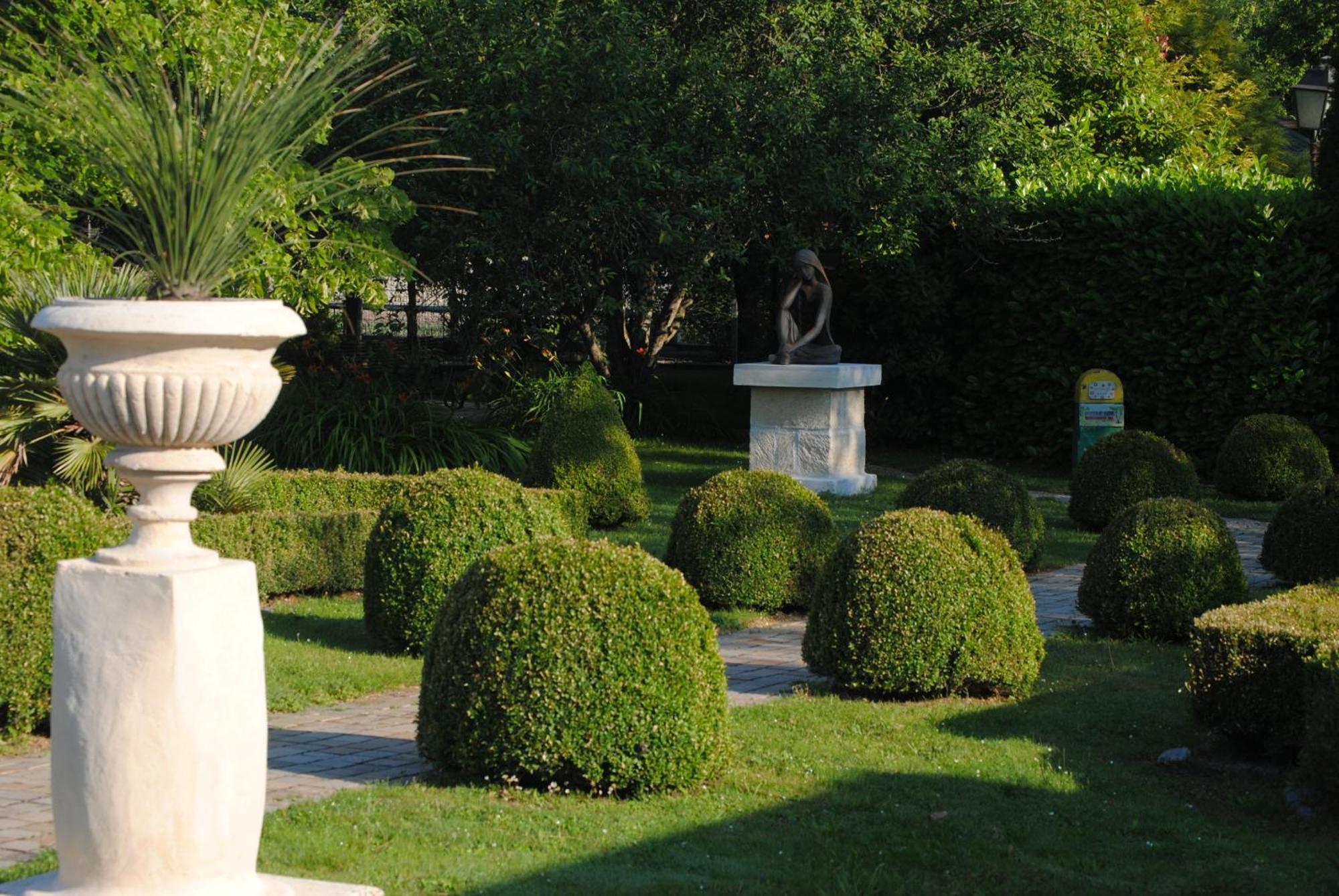 Les Insolites Du Grand Logis Marchais  Bagian luar foto
