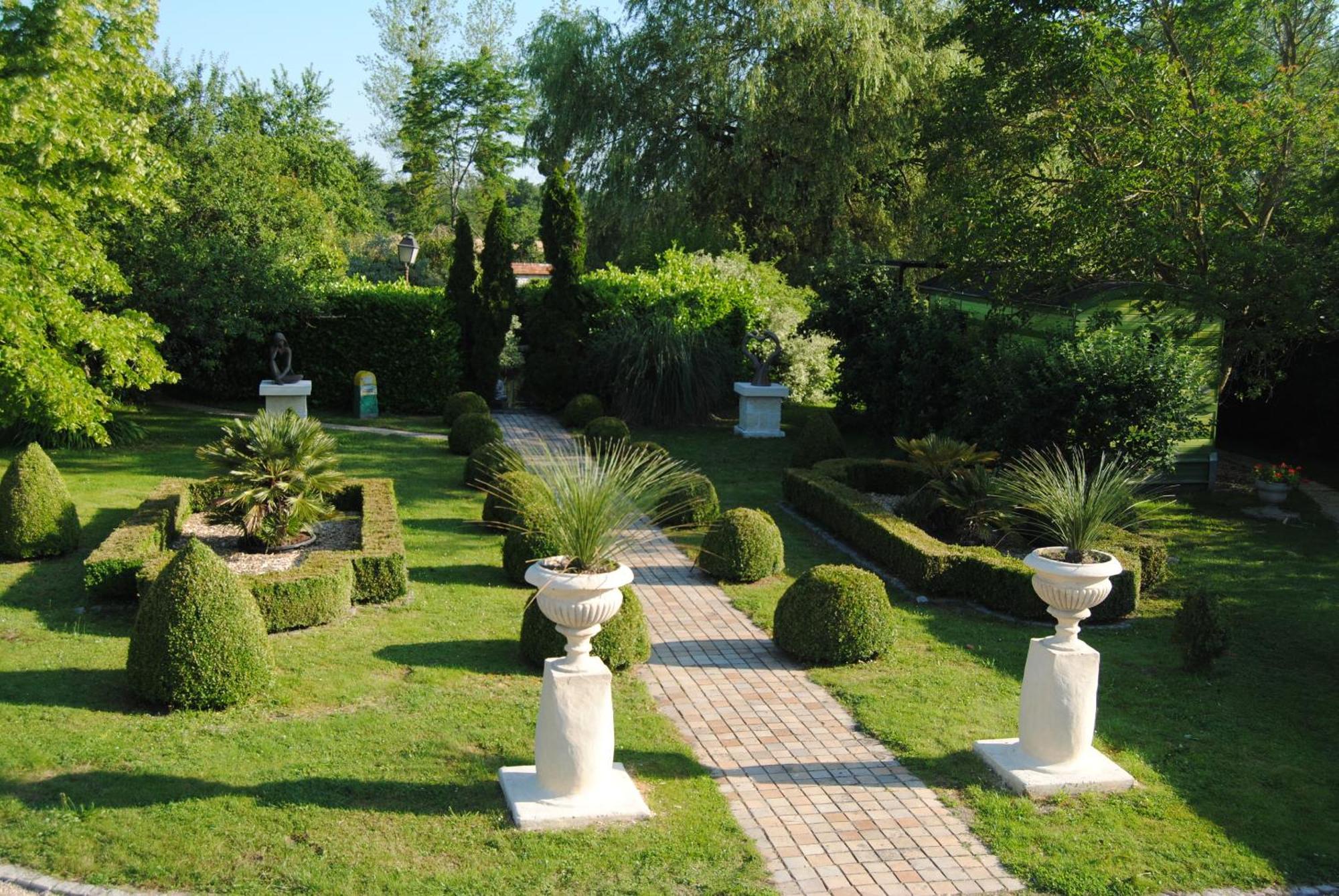 Les Insolites Du Grand Logis Marchais  Ruang foto